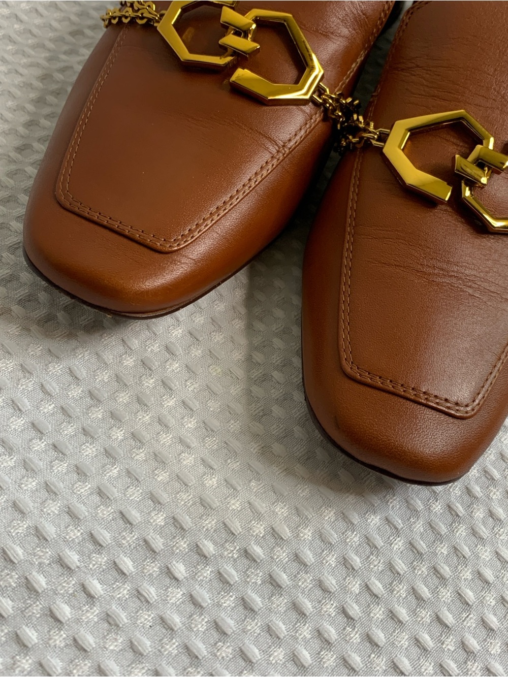Louise et Cie Cognac Leather Loafers with Gold Chain Detail - Picture 7 of 12
